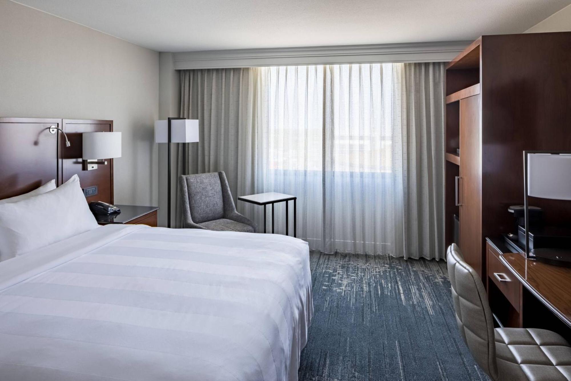Hotel Richmond Marriott Esterno foto