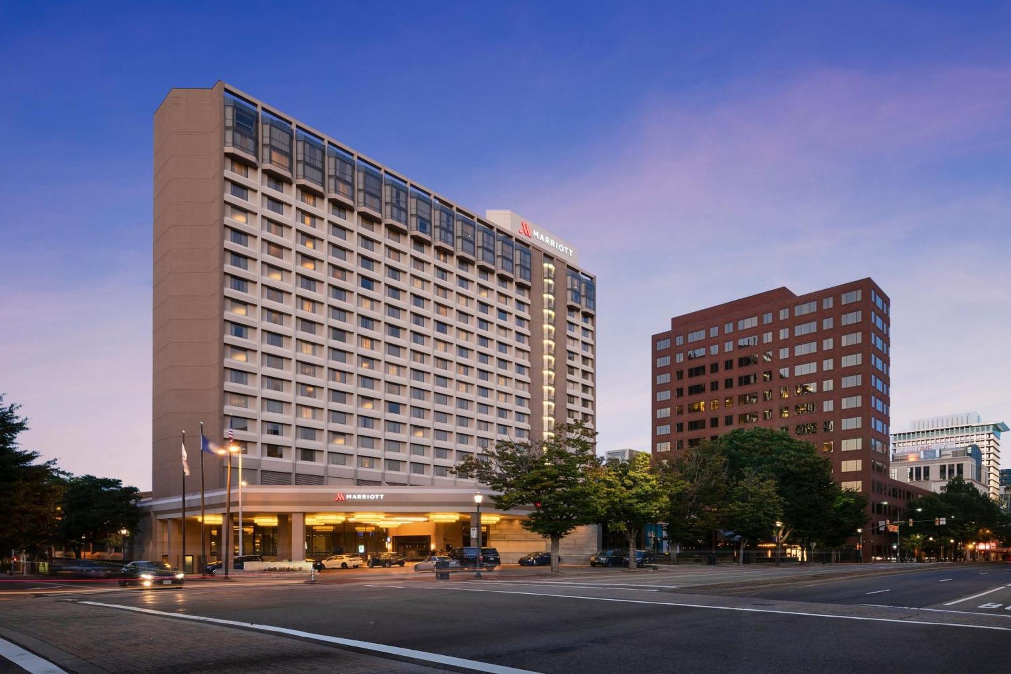 Hotel Richmond Marriott Esterno foto